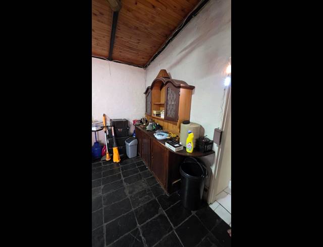 2.10HA SMALLHOLDING FOR SALE IN WATERKLOOF AH